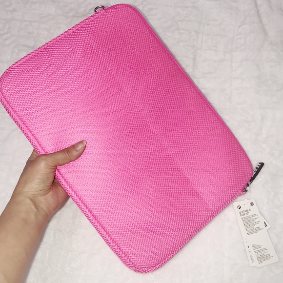 🎉PINK PADDED LAPTOP CASE FITS UP TO 13" 🎉 - Picture 2 of 5